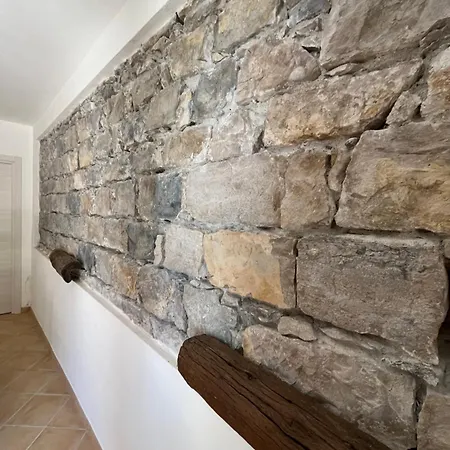 아파트 Is Janas *